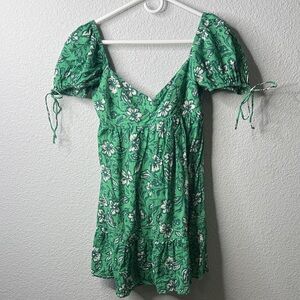 Olivaceous Green Leaf Pattern Top